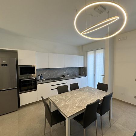 Appartamento Deluxe Fronte Ospedale 莱尼亚戈 外观 照片
