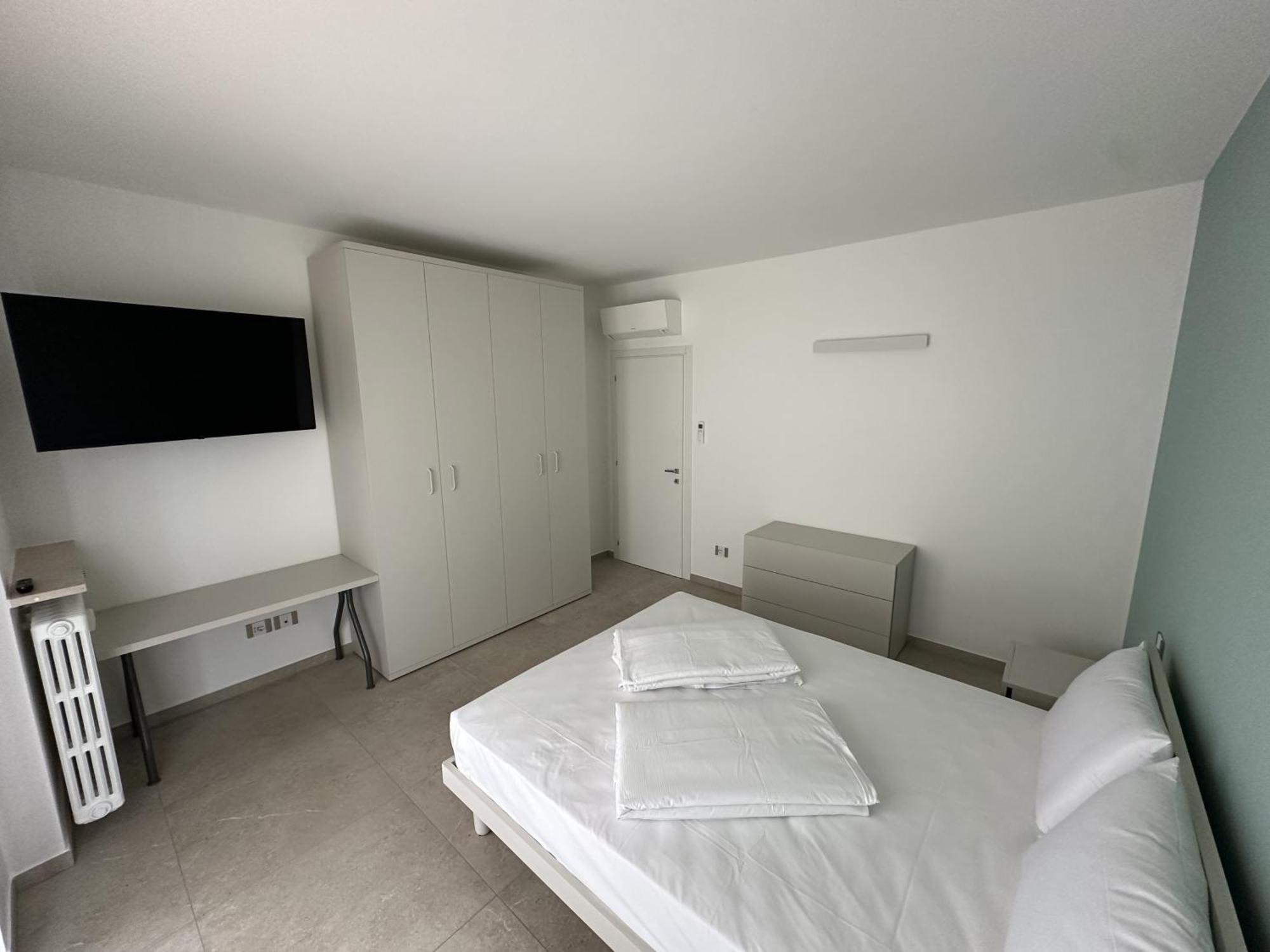 Appartamento Deluxe Fronte Ospedale 莱尼亚戈 外观 照片